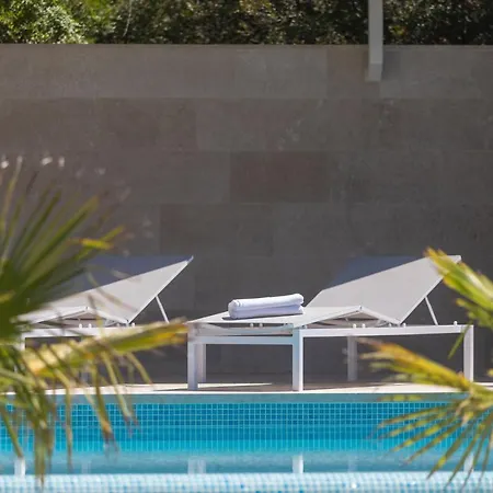With A Swimming Pool Brela, Makarska - 19345 Apartamento