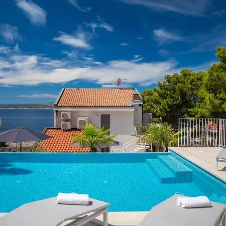 Apartamento With A Swimming Pool Brela, Makarska - 19345 Brela