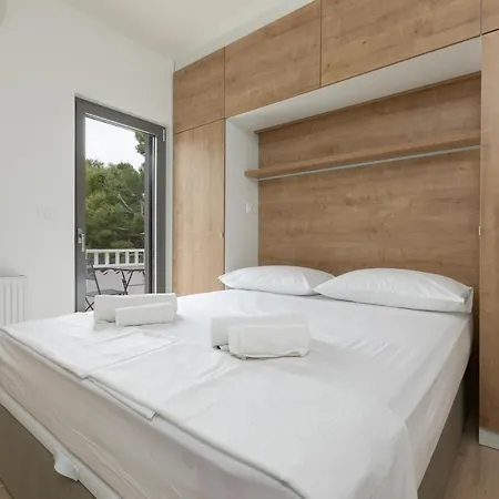 With A Swimming Pool Brela, Makarska - 19345 Apartamento *