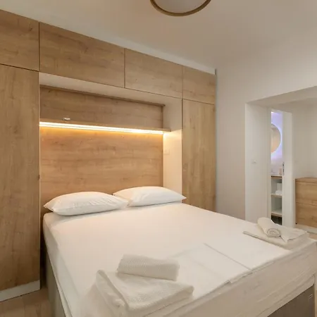 Apartamento With A Swimming Pool Brela, Makarska - 19345 *