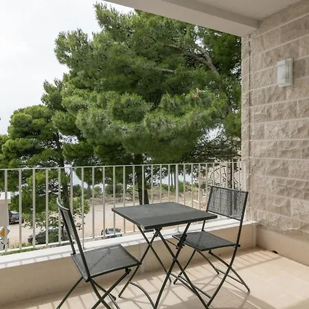 With A Swimming Pool Brela, Makarska - 19345 Apartamento Brela